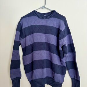 Brandy Melville Navy and Blue Crewneck Sweater